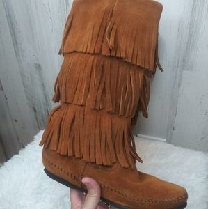 Minnetonka Suede Fringe Mocassin Boots Size 6